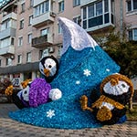 3D декорація перед магазином ROSHEN, Полтава, Україна 2023 3D декорація перед магазином ROSHEN, Полтава, Україна 2023
