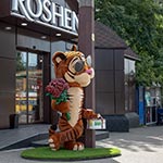 3D фігура, магазин ROSHEN, Нивки, Київ, Україна 2024 3D фігура, магазин ROSHEN, Нивки, Київ, Україна 2024