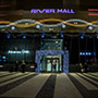 Световое украшение входа в здание торгово-развлекательного центра «River Mall», Киев Световое украшение входа в здание торгово-развлекательного центра «River Mall», Киев
