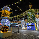 Ковзанка - гірлянди на Ялинці і над ялинками - Blachere Illumination (Франція), Київ, Україна 2023