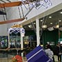 Украшение «Декоративный парашют с подарком». Торгово-развлекательный центр «Аэромолл», г.Борисполь Украшение «Декоративный парашют с подарком». Торгово-развлекательный центр «Аэромолл», г.Борисполь