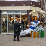 Фотографуються з чарівним Сніговиком всі! :) ROSHEN, Одеса, Україна 2024 Фотографуються з чарівним Сніговиком всі! :) ROSHEN, Одеса, Україна 2024